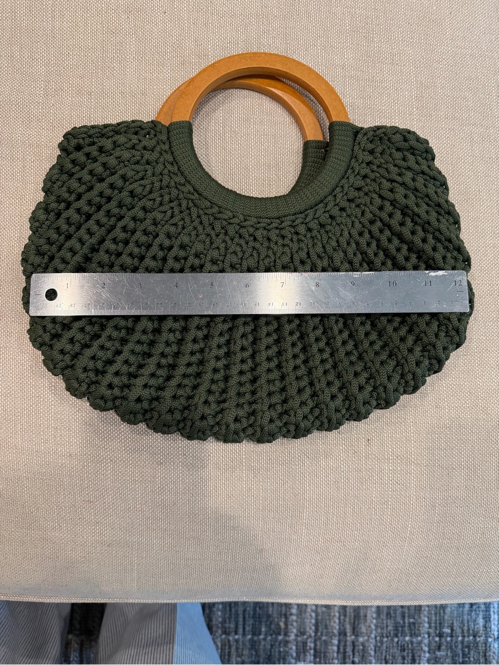 Handcrafted olive green crocheted handbag with wooden handles perfect condition - Picture 5 of 5